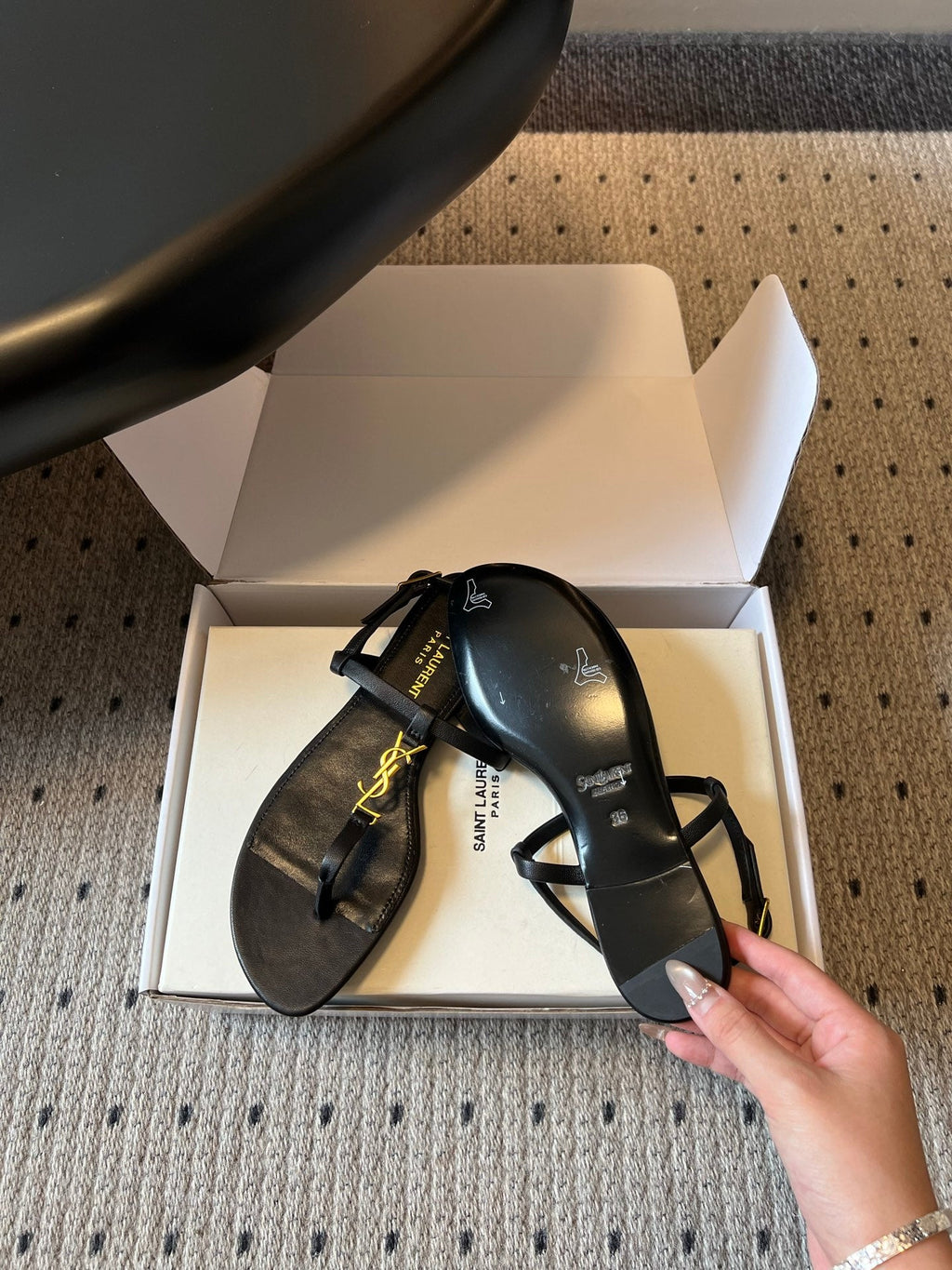 YSL 26S THONG SANDALS IN BLACK CALFSKIN WITH GOLD HARDWARE