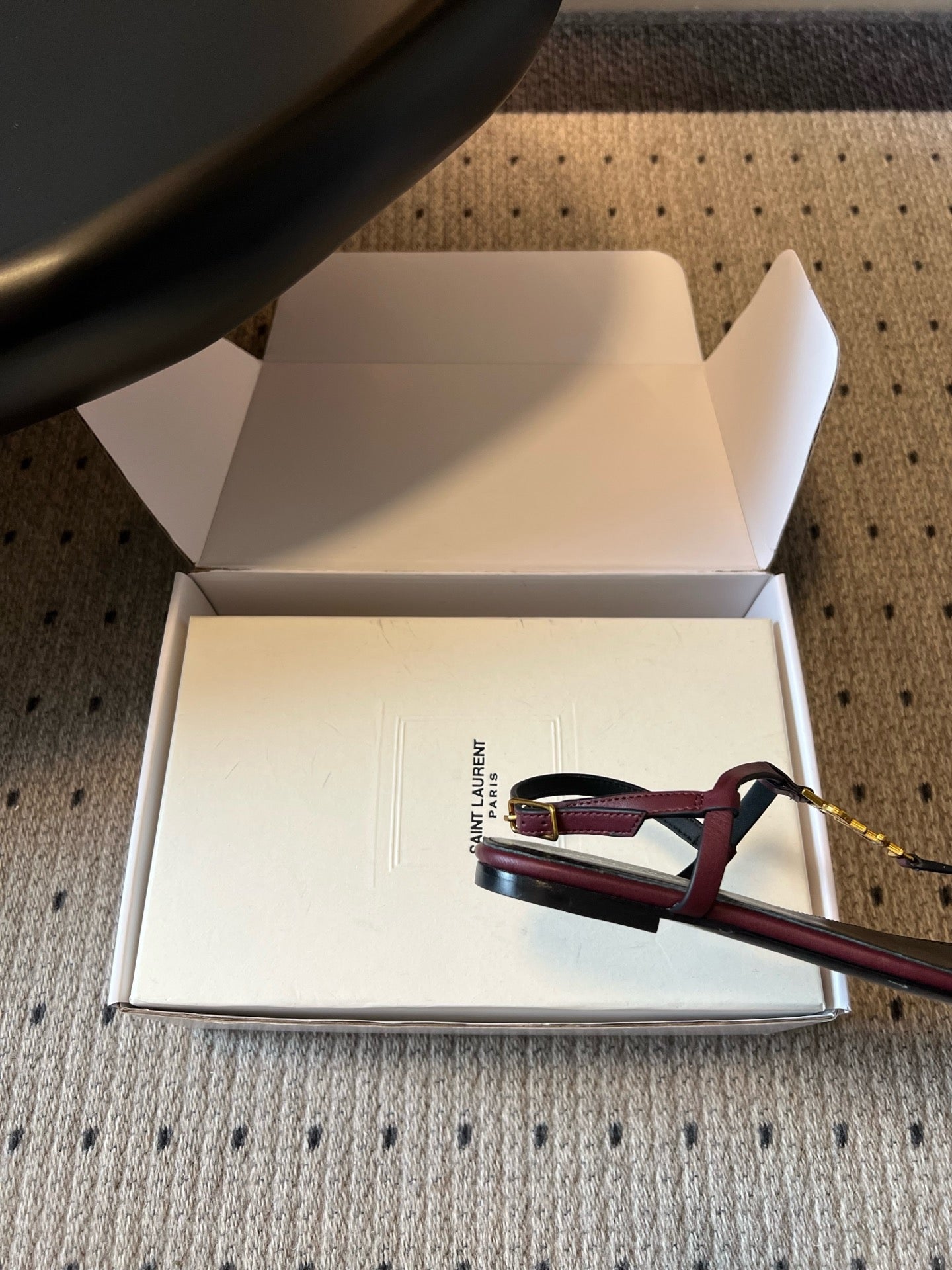YSL 26S THONG SANDALS IN DARK RED CALFSKIN WITH GOLD HARDWARE