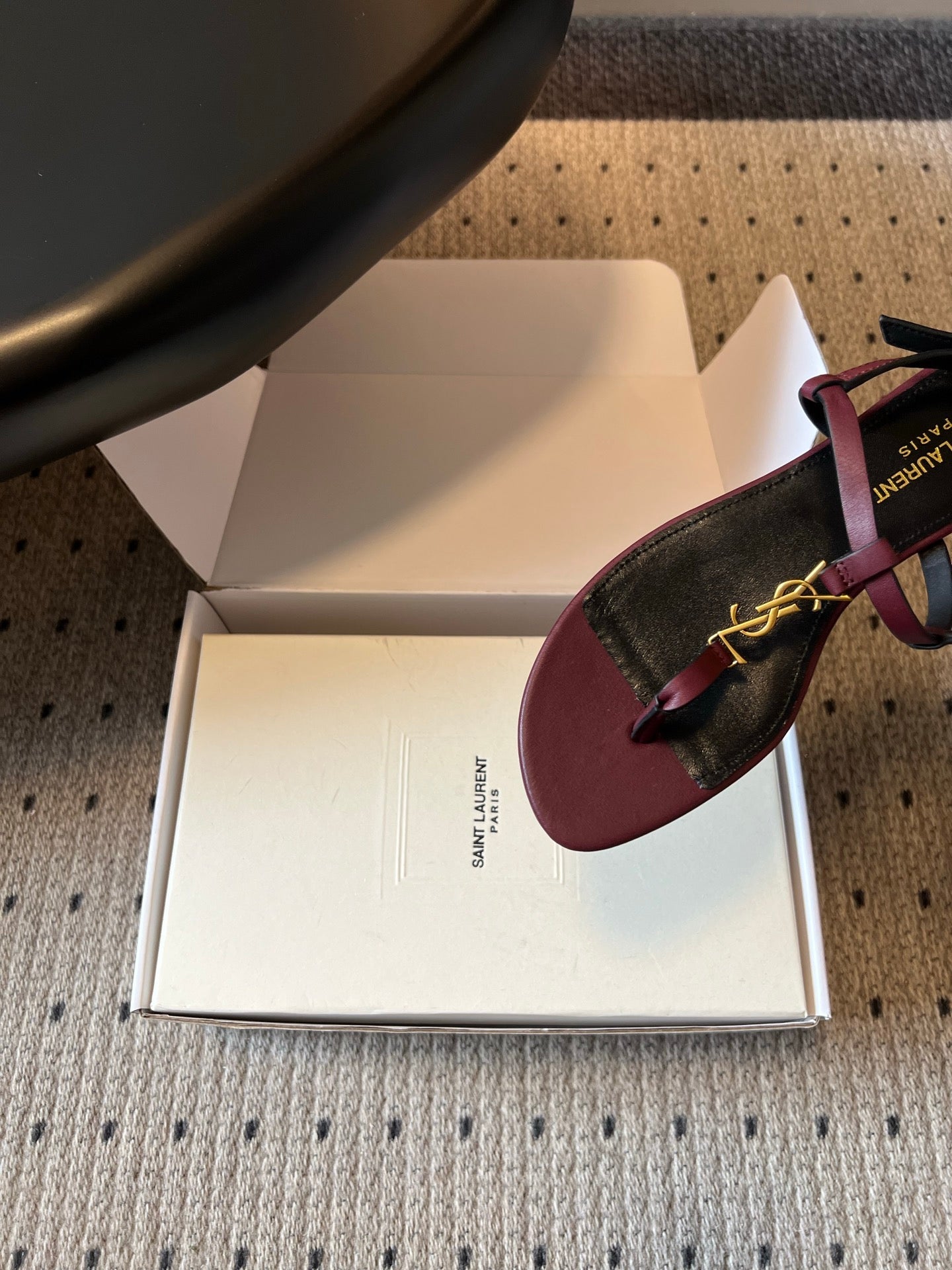 YSL 26S THONG SANDALS IN DARK RED CALFSKIN WITH GOLD HARDWARE
