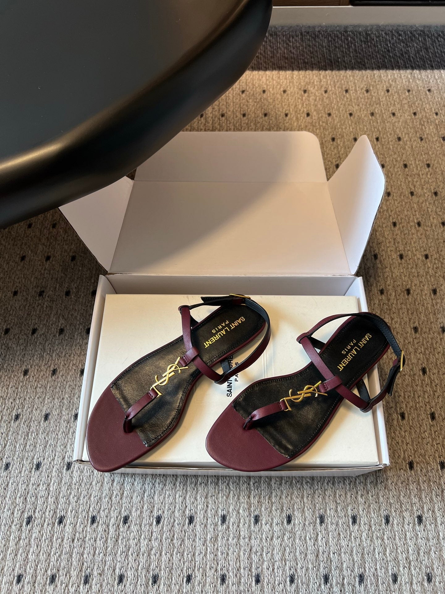 YSL 26S THONG SANDALS IN DARK RED CALFSKIN WITH GOLD HARDWARE