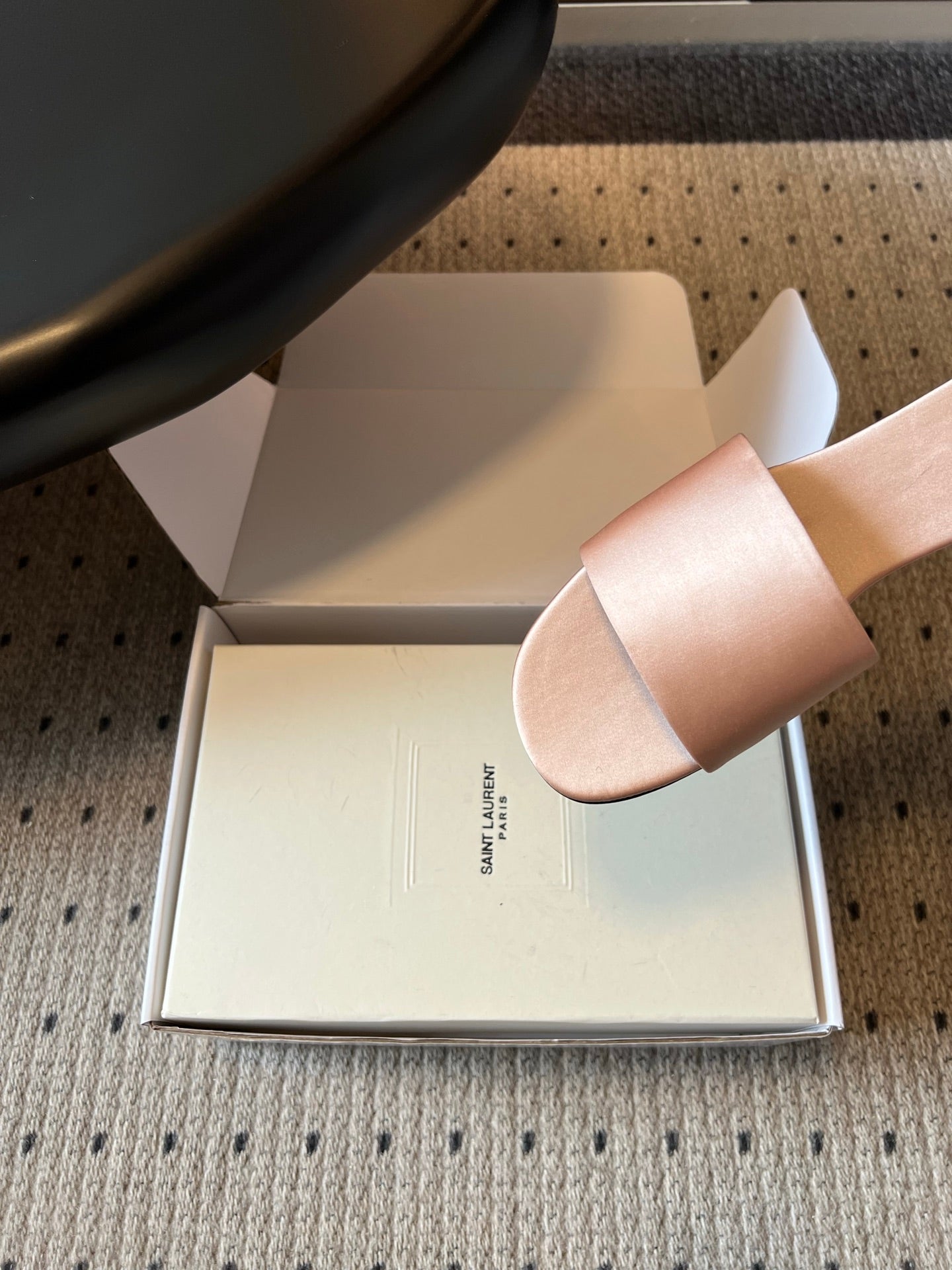YSL 26S FLAT SLIDES IN NUDE SATIN