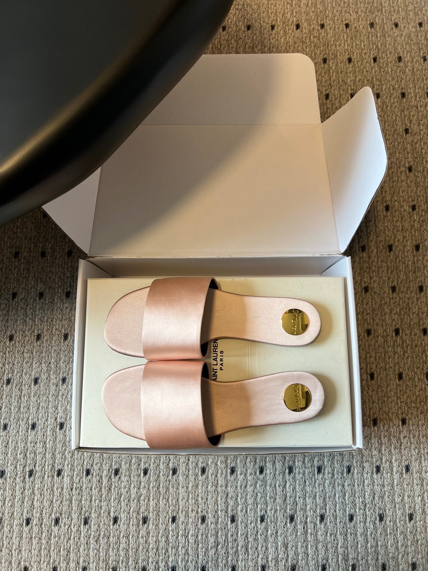 YSL 26S FLAT SLIDES IN NUDE SATIN