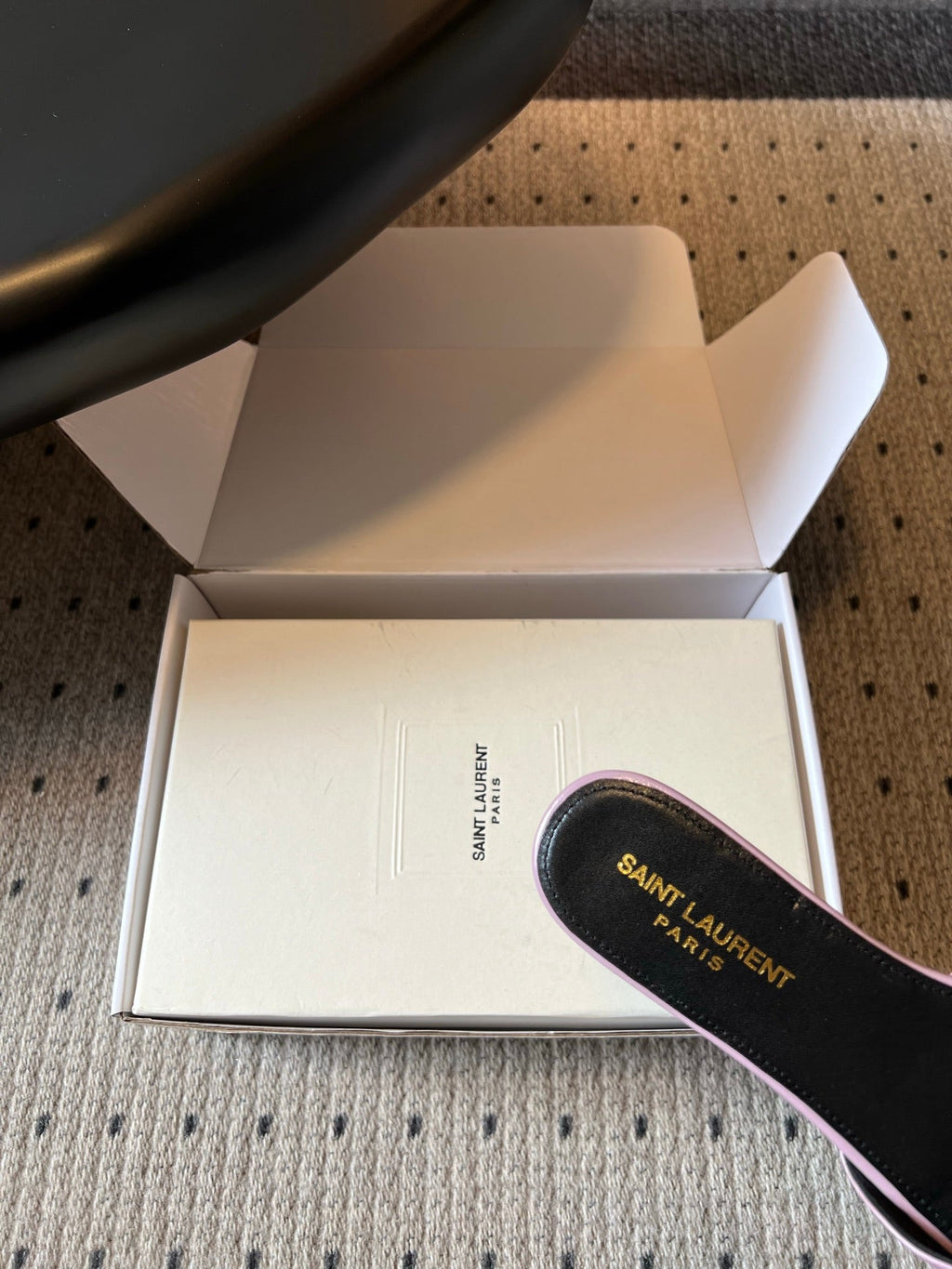 YSL 26S BABYLONE FLAT MULES IN LIGHT PURPLE LAMBSKIN