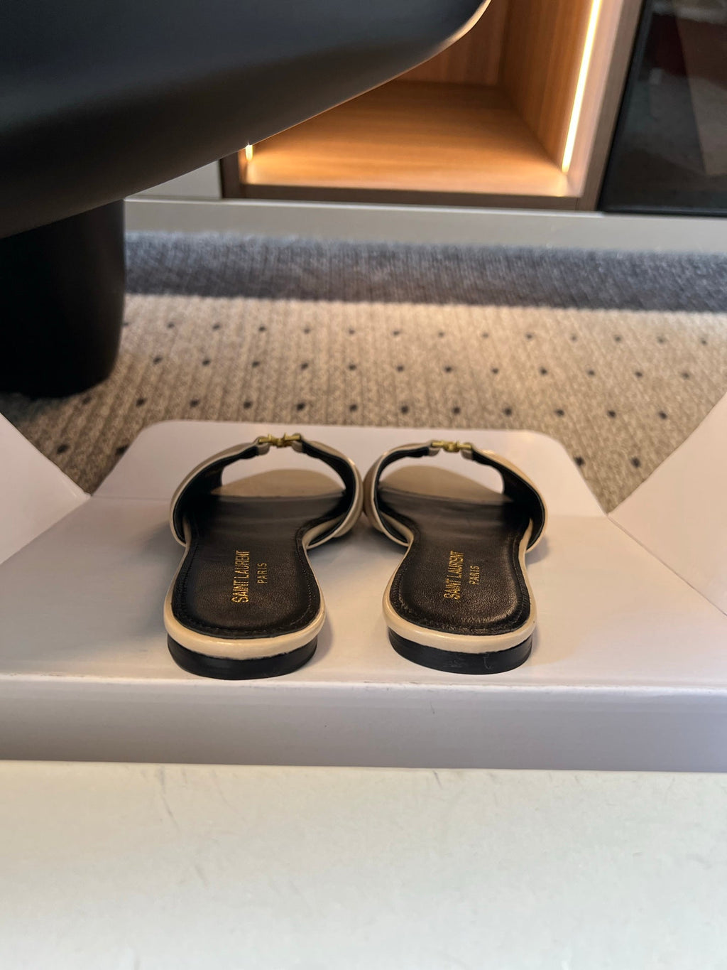 YSL 26S BABYLONE FLAT MULES IN BEIGE LAMBSKIN