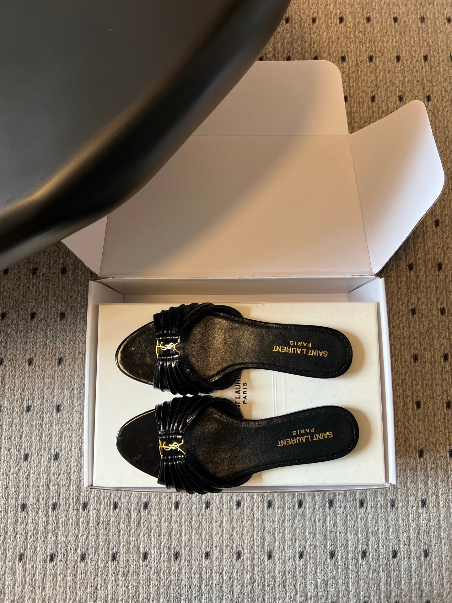 YSL 26S BABYLONE FLAT MULES IN BLACK LAMBSKIN