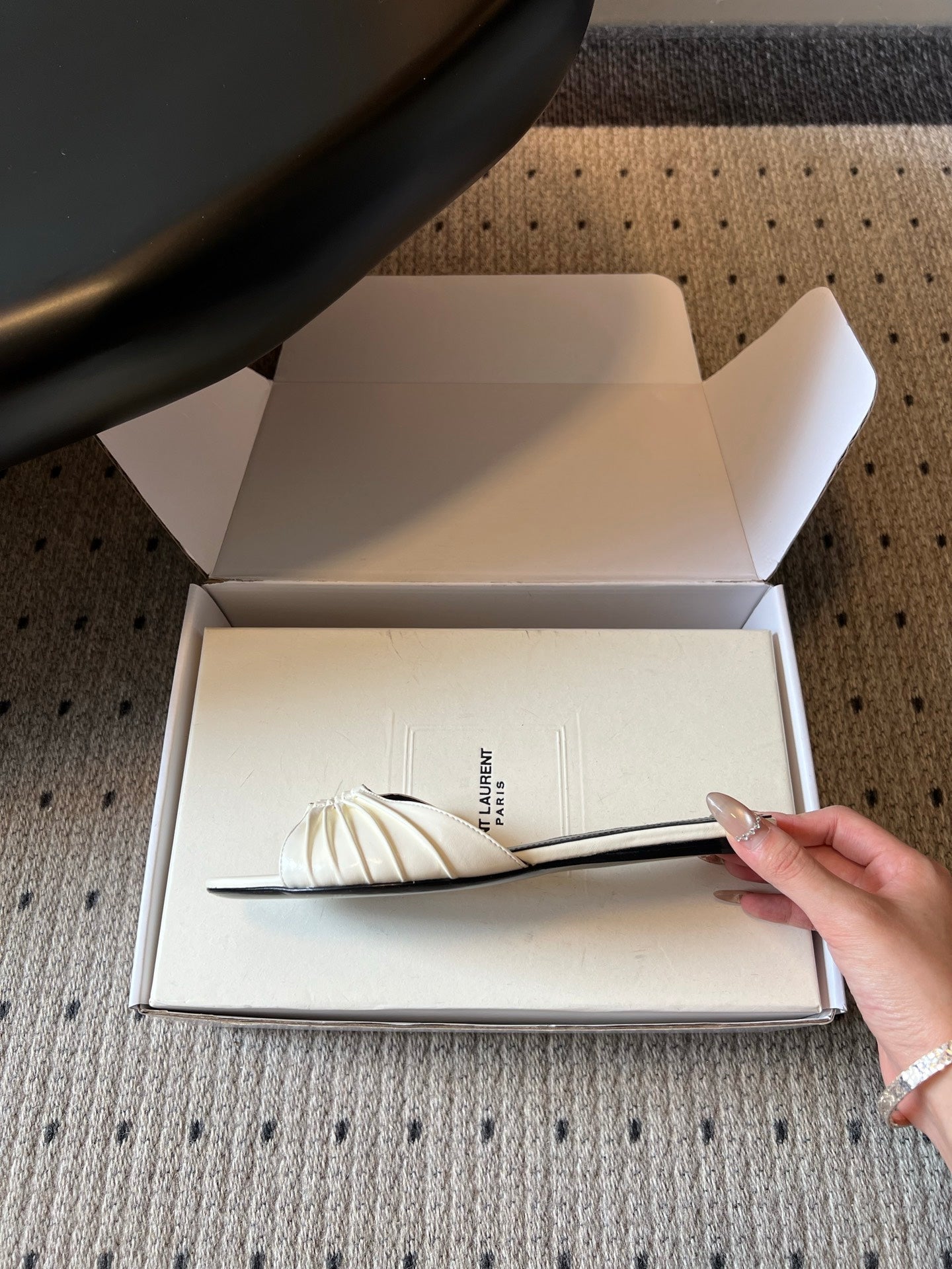 YSL 26S BABYLONE FLAT MULES IN WHITE LAMBSKIN