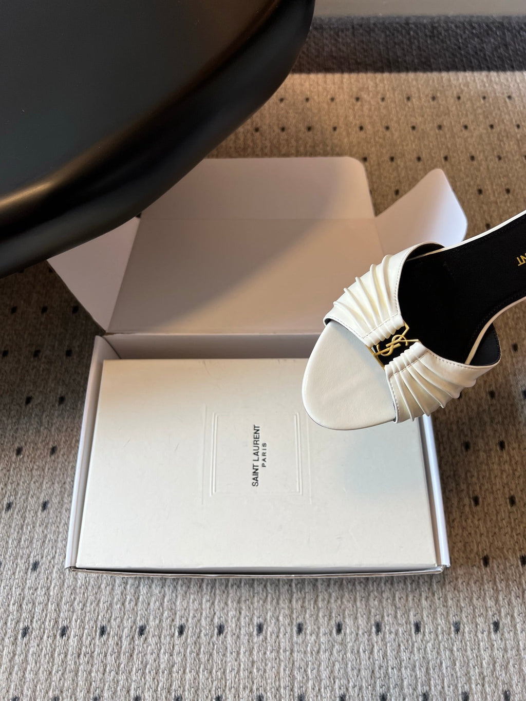 YSL 26S BABYLONE FLAT MULES IN WHITE LAMBSKIN