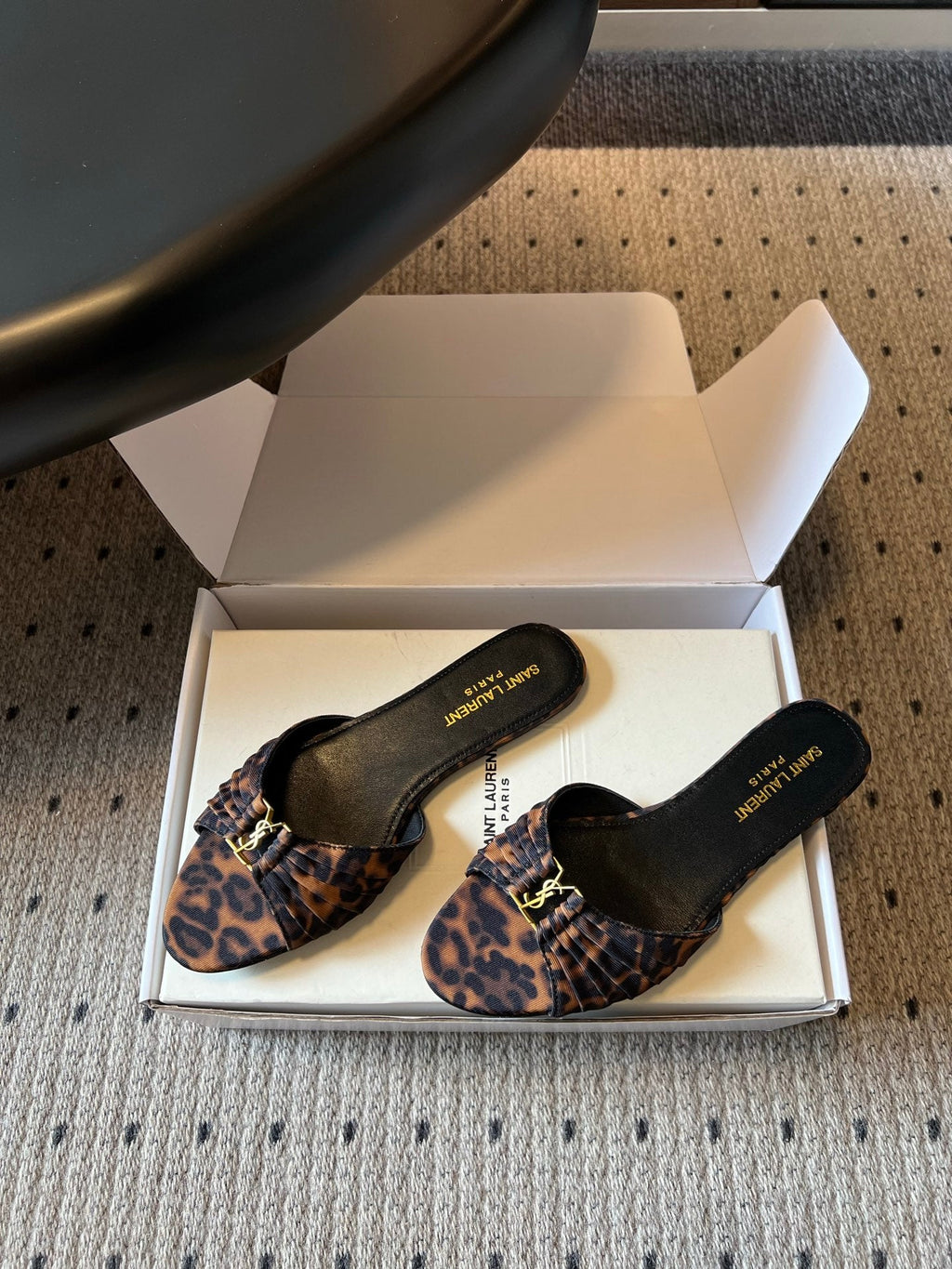 YSL 26S BABYLONE FLAT MULES IN LEOPARD PRINT FABRIC