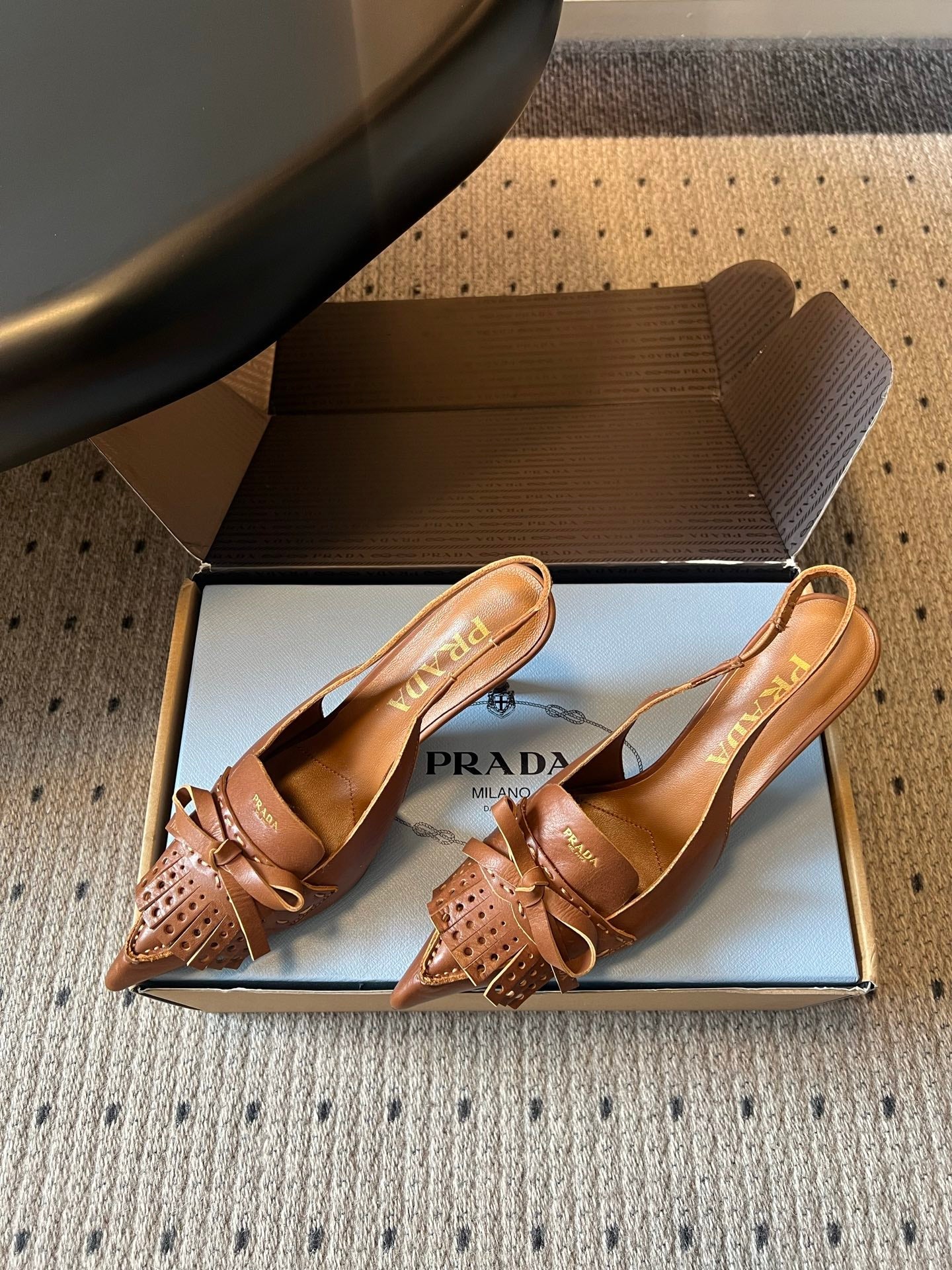 PRADA 26S POINTED TOE FRINGE BOW SLINGBACK PUMPS 85MM IN CARAMEL BROWN CALFSKIN