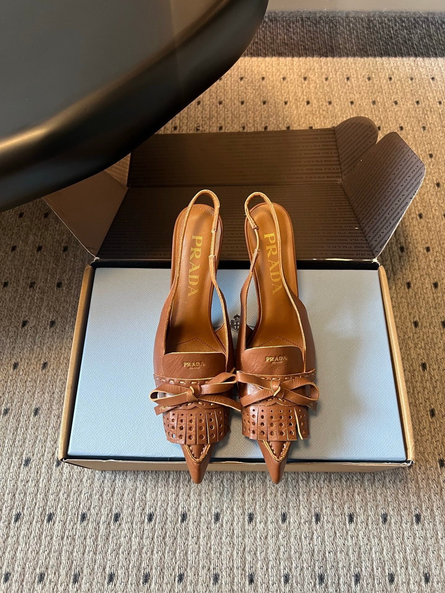 PRADA 26S POINTED TOE FRINGE BOW SLINGBACK PUMPS 85MM IN CARAMEL BROWN CALFSKIN