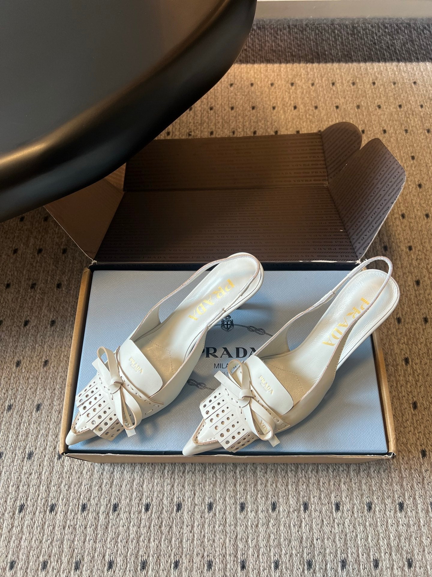 PRADA 26S POINTED TOE FRINGE BOW SLINGBACK PUMPS 85MM IN IVORY WHITE CALFSKIN