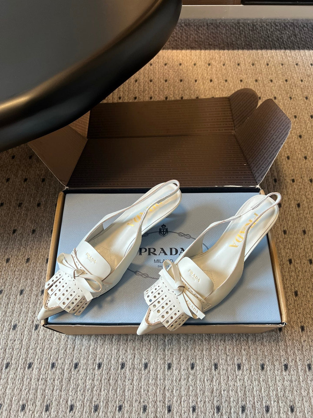 PRADA 26S POINTED TOE FRINGE BOW SLINGBACK PUMPS 55MM IN IVORY WHITE CALFSKIN