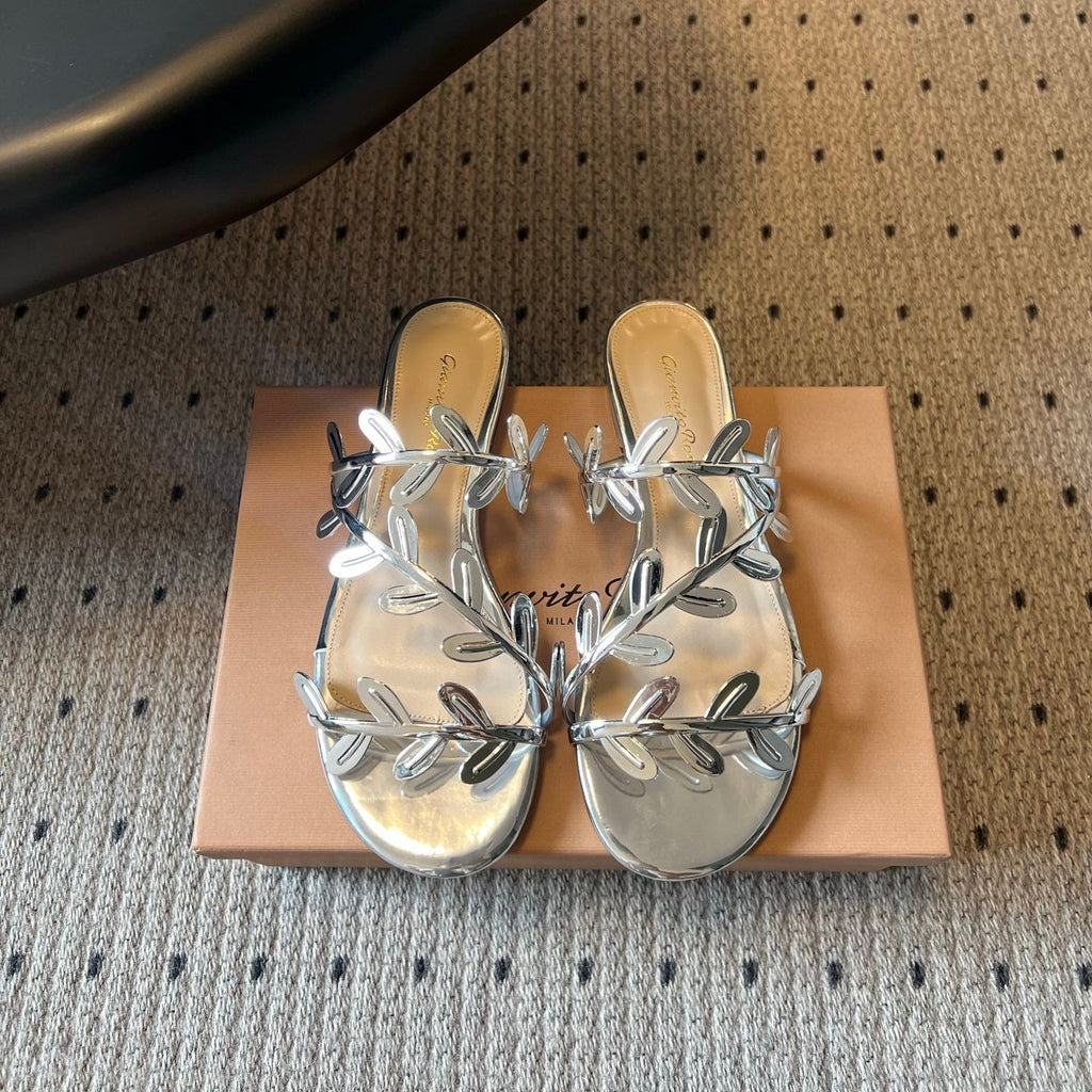 GIANVITO ROSSI 26S SANDALS IN SILVER LAMBSKIN