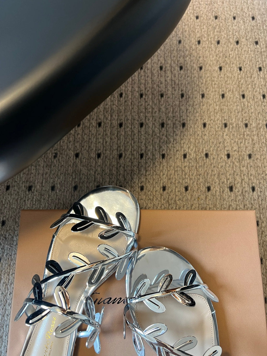 GIANVITO ROSSI 26S SANDALS IN SILVER LAMBSKIN
