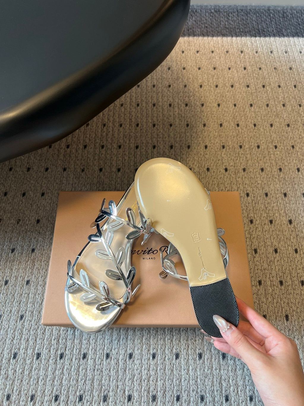 GIANVITO ROSSI 26S SANDALS IN SILVER LAMBSKIN