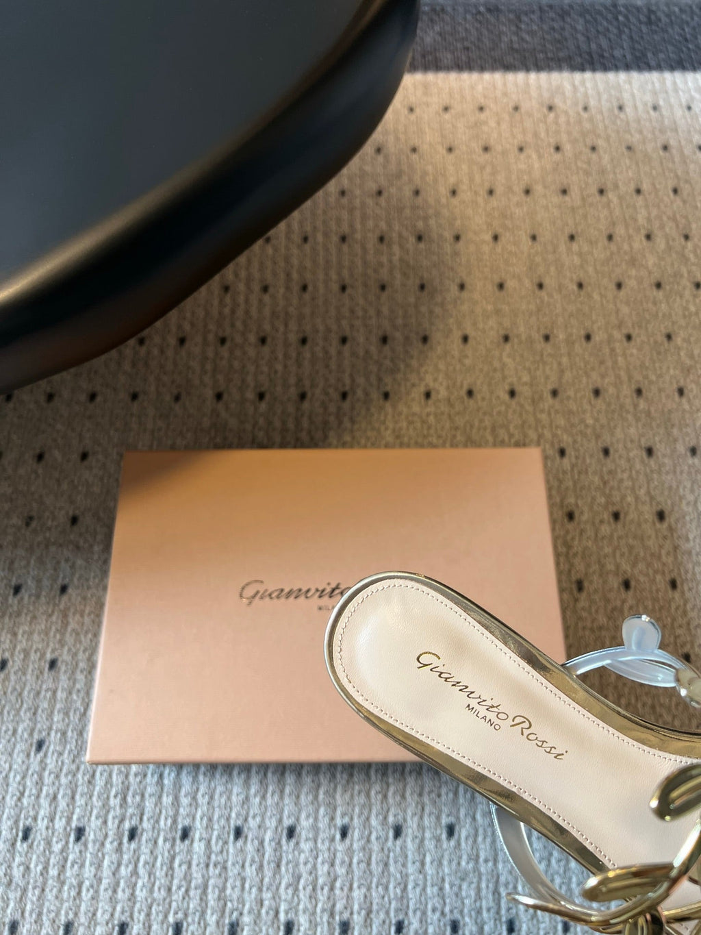 GIANVITO ROSSI 26S SANDALS IN GOLD LAMBSKIN