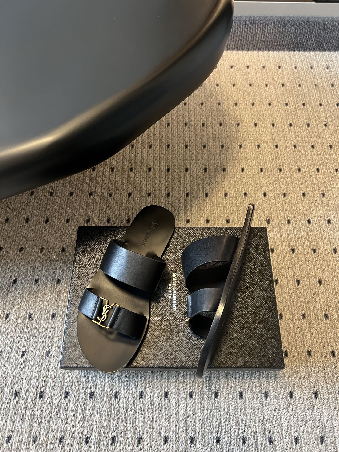 YSL 26S DOUBLE-STRAP SANDALS IN BLACK CALFSKIN