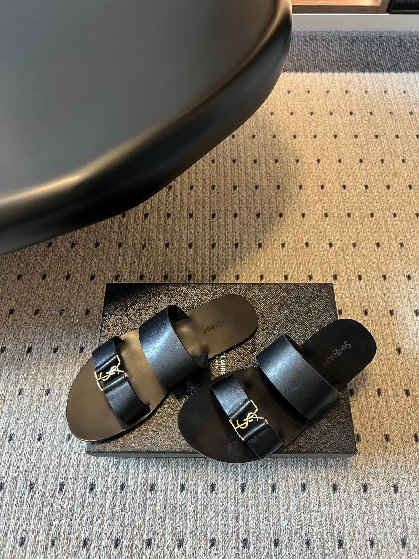 YSL 26S DOUBLE-STRAP SANDALS IN BLACK CALFSKIN
