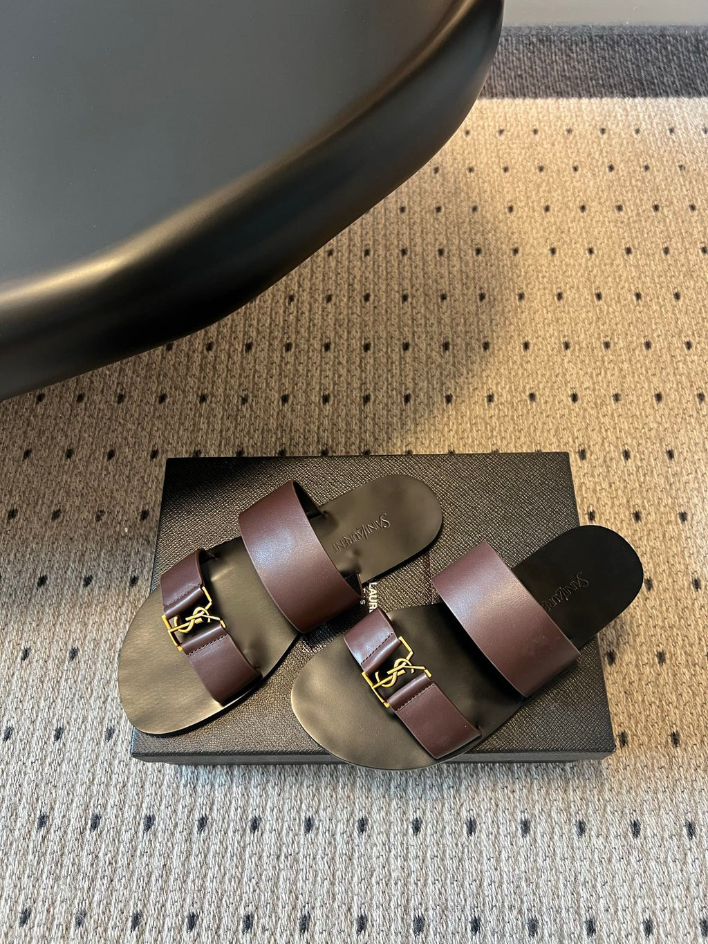 YSL 26S DOUBLE-STRAP SANDALS IN DARK BROWN CALFSKIN