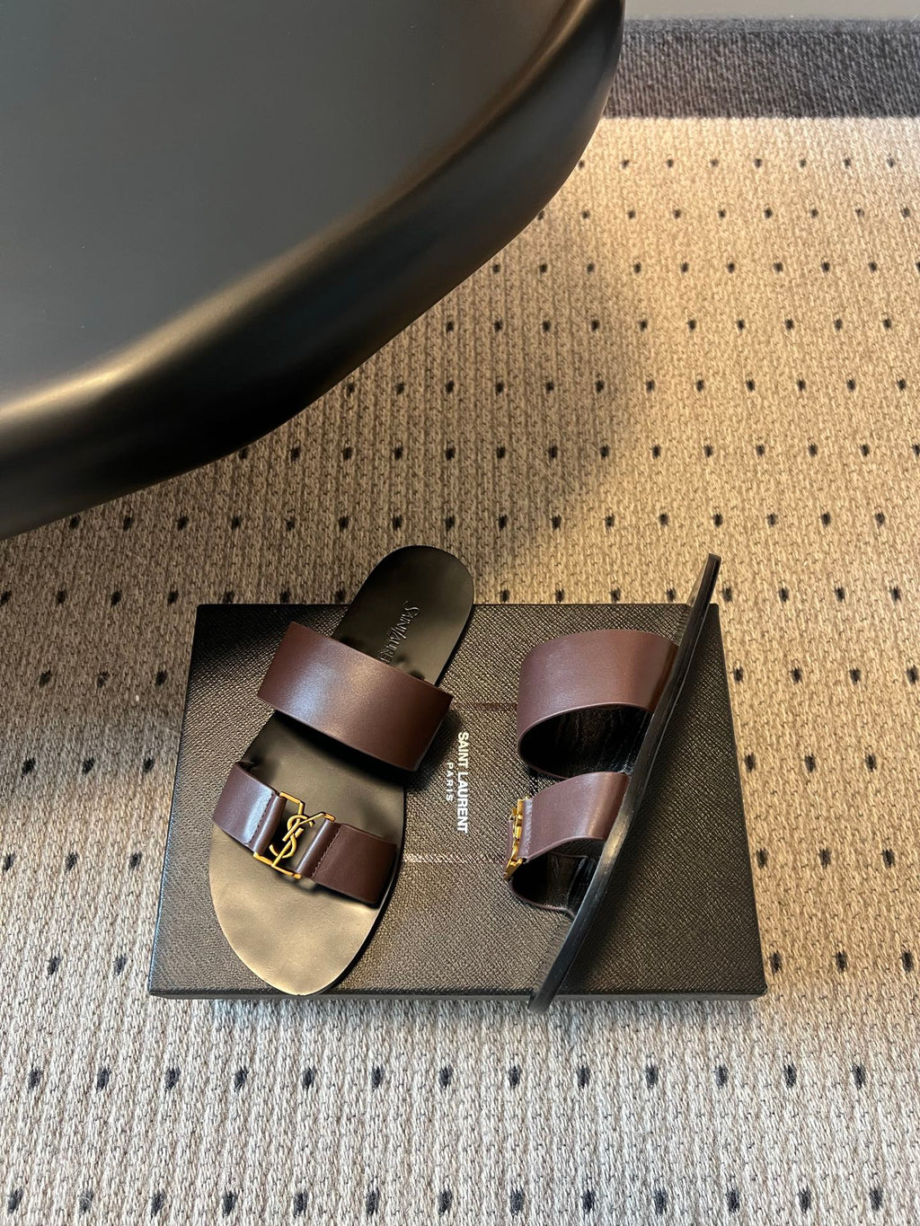 YSL 26S DOUBLE-STRAP SANDALS IN DARK BROWN CALFSKIN