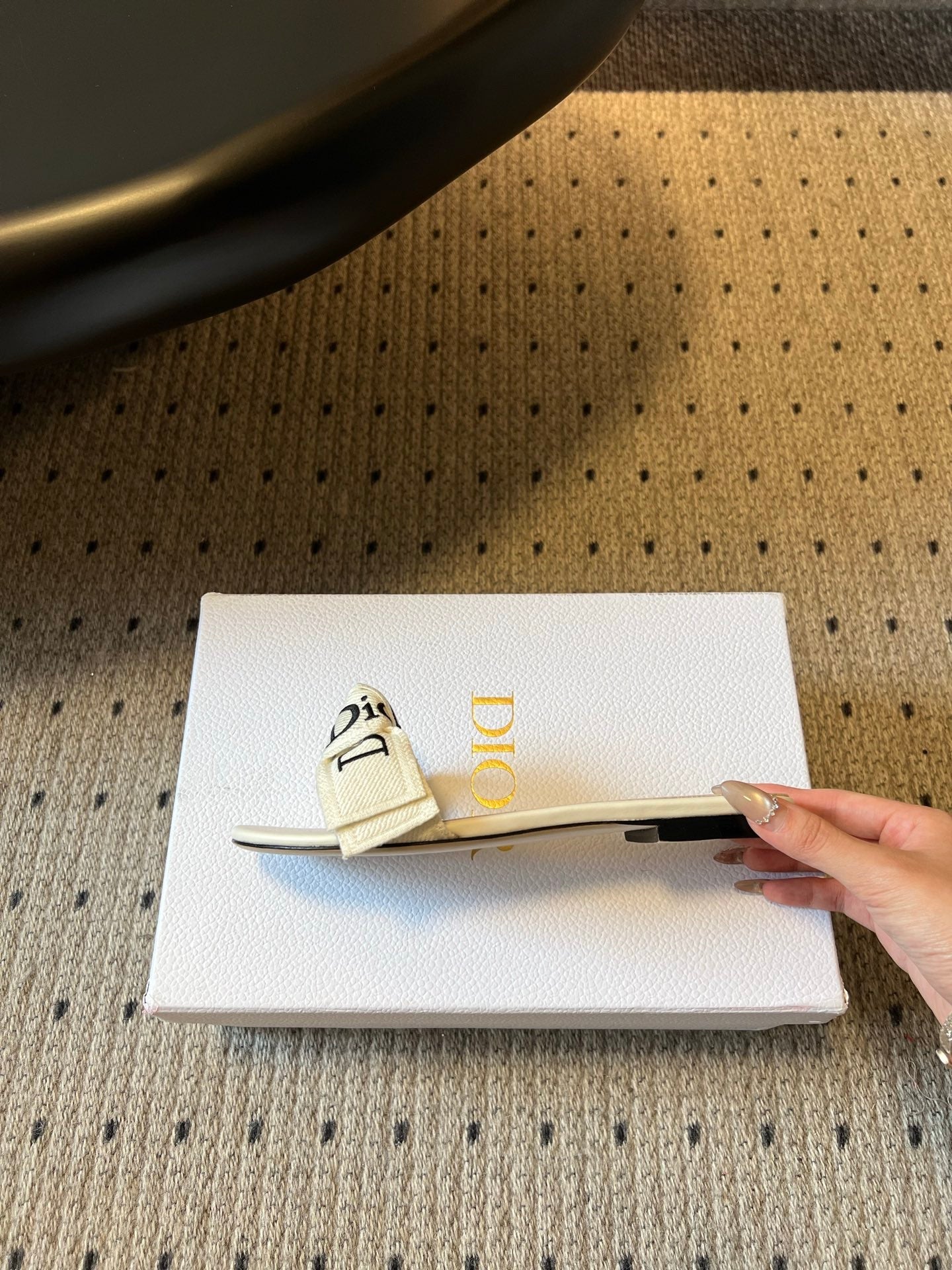 DIOR 26S DWAY SLIDE IN WHITE FABRIC AND LAMBSKIN