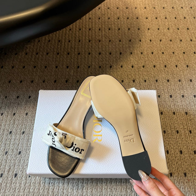 DIOR 26S HIGH-HEEL SANDALS 40 MM IN WHITE FABRIC AND  BLACK LAMBSKIN