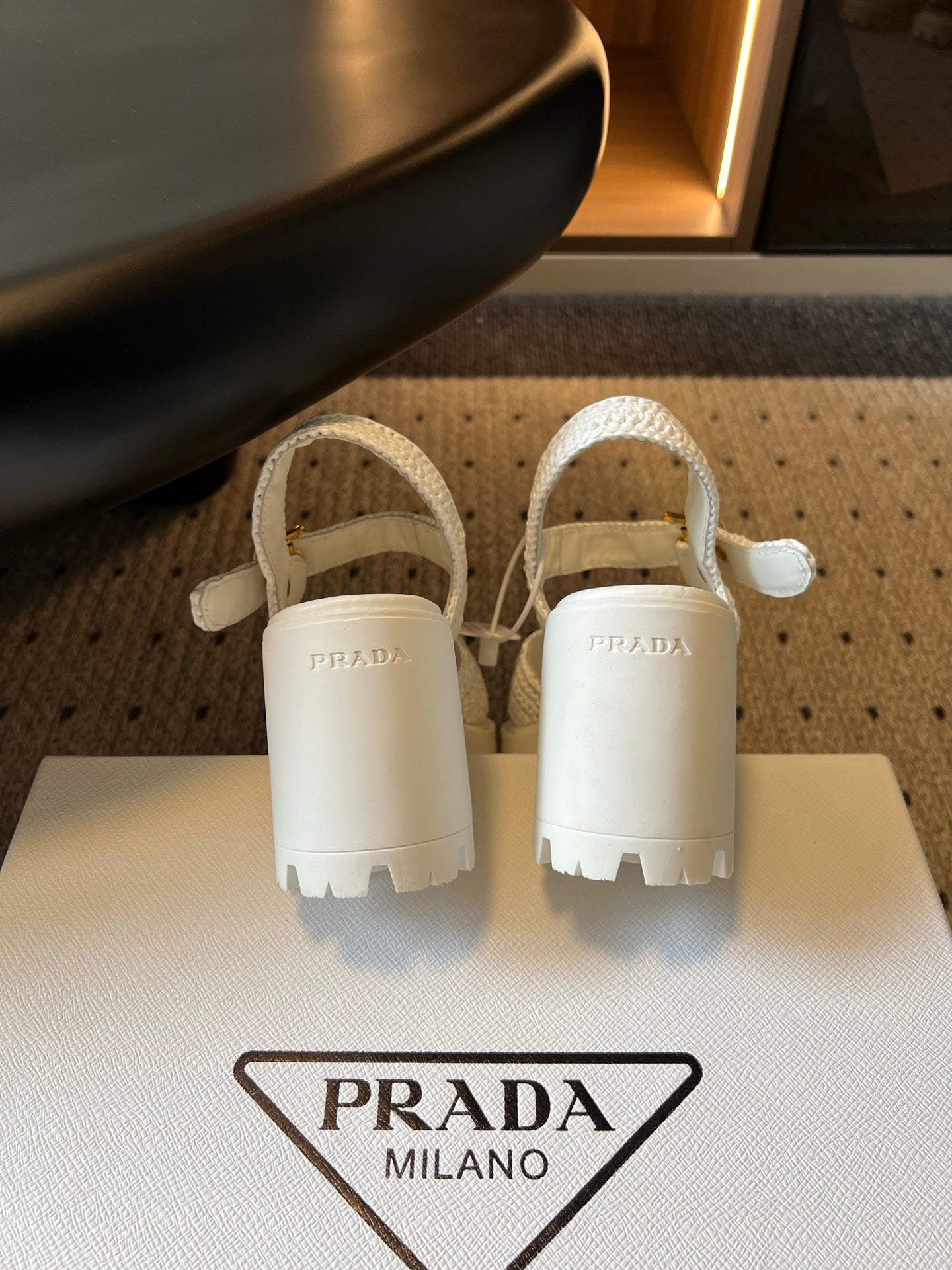 PRADA 26S BLOCK HEEL SANDALS 85MM IN WHITE RAFFIA AND CALFSKIN