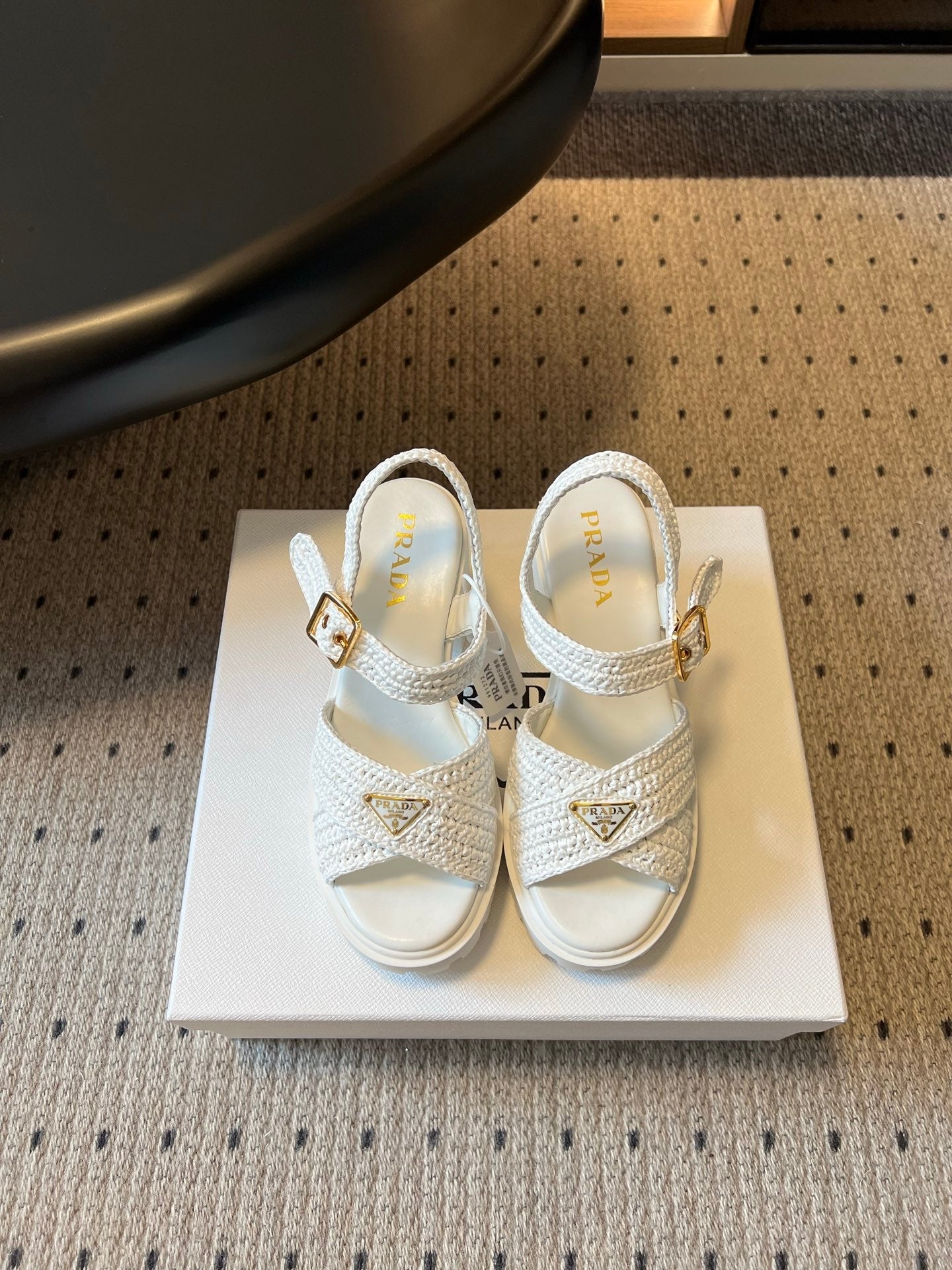 PRADA 26S BLOCK HEEL SANDALS 85MM IN WHITE RAFFIA AND CALFSKIN