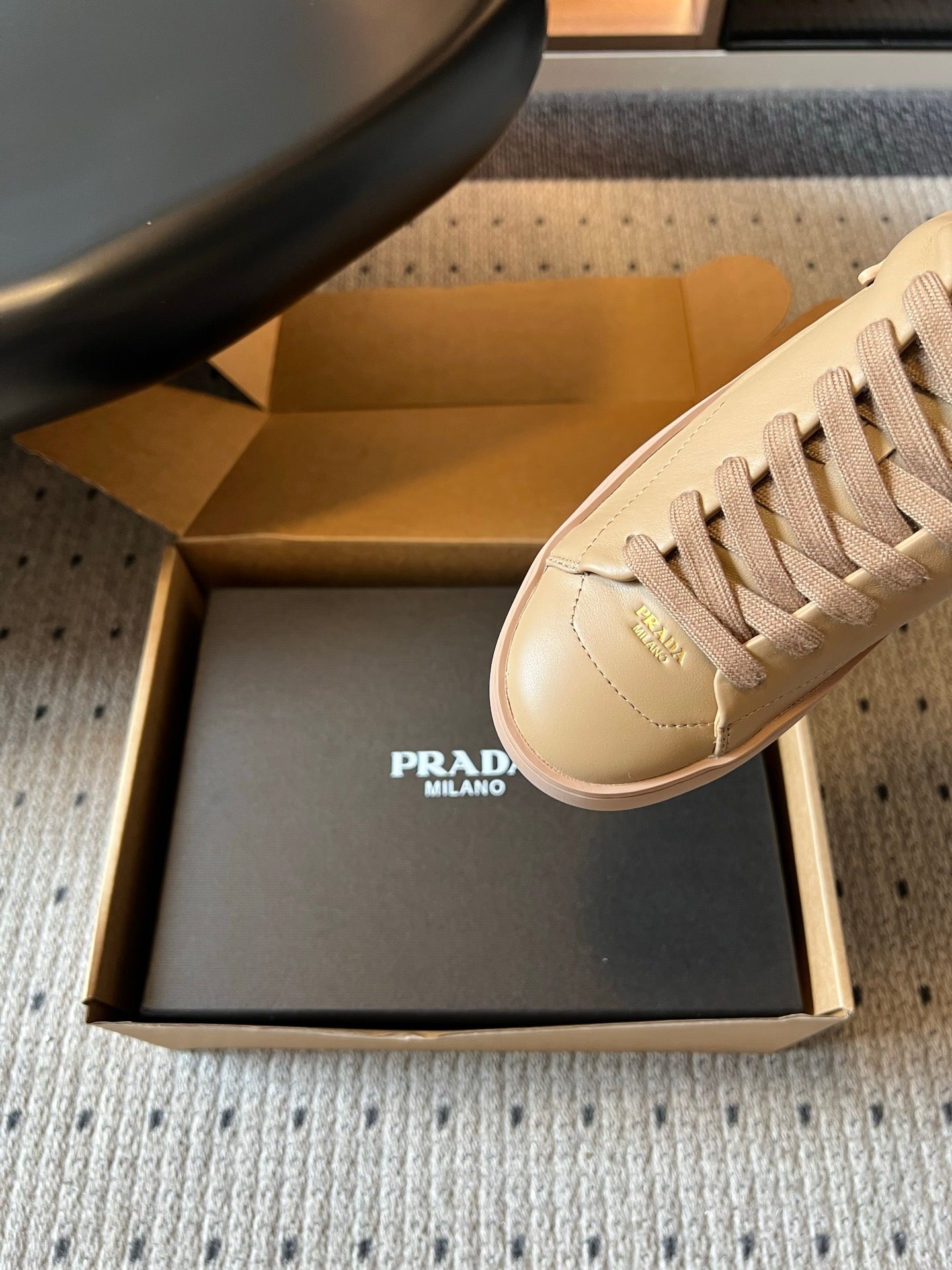 PRADA 26S LACE UP SNEAKERS 40MM IN BEIGE CALFSKIN