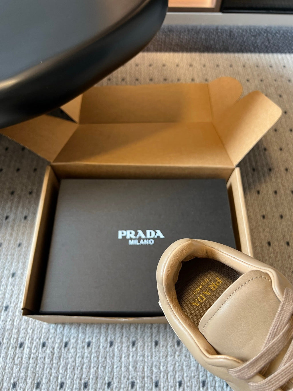 PRADA 26S LACE UP SNEAKERS 40MM IN BEIGE CALFSKIN