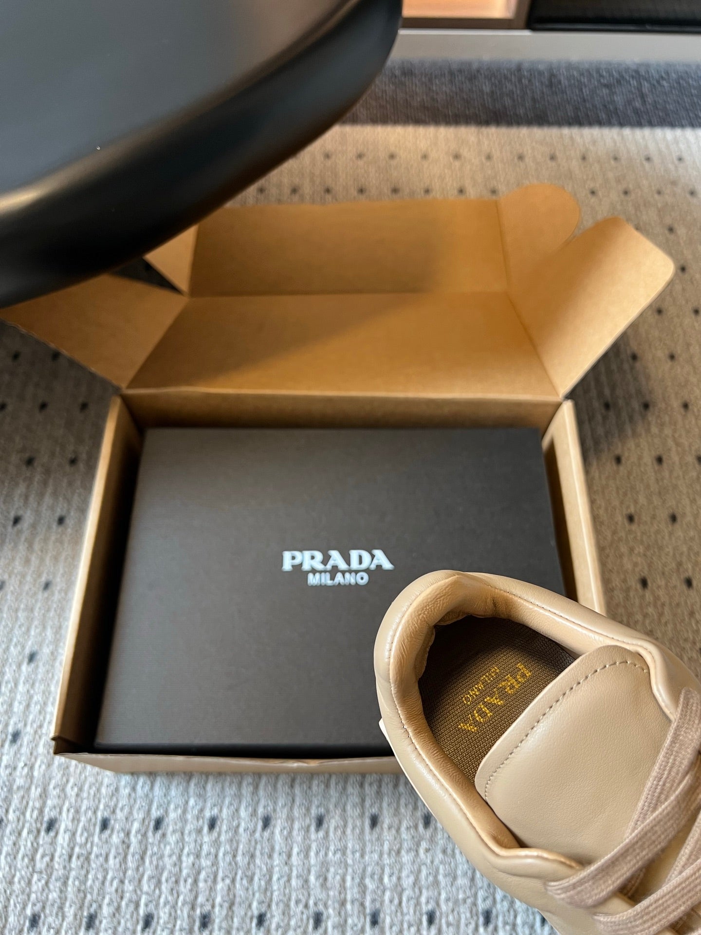 PRADA 26S LACE UP SNEAKERS 40MM IN BEIGE CALFSKIN
