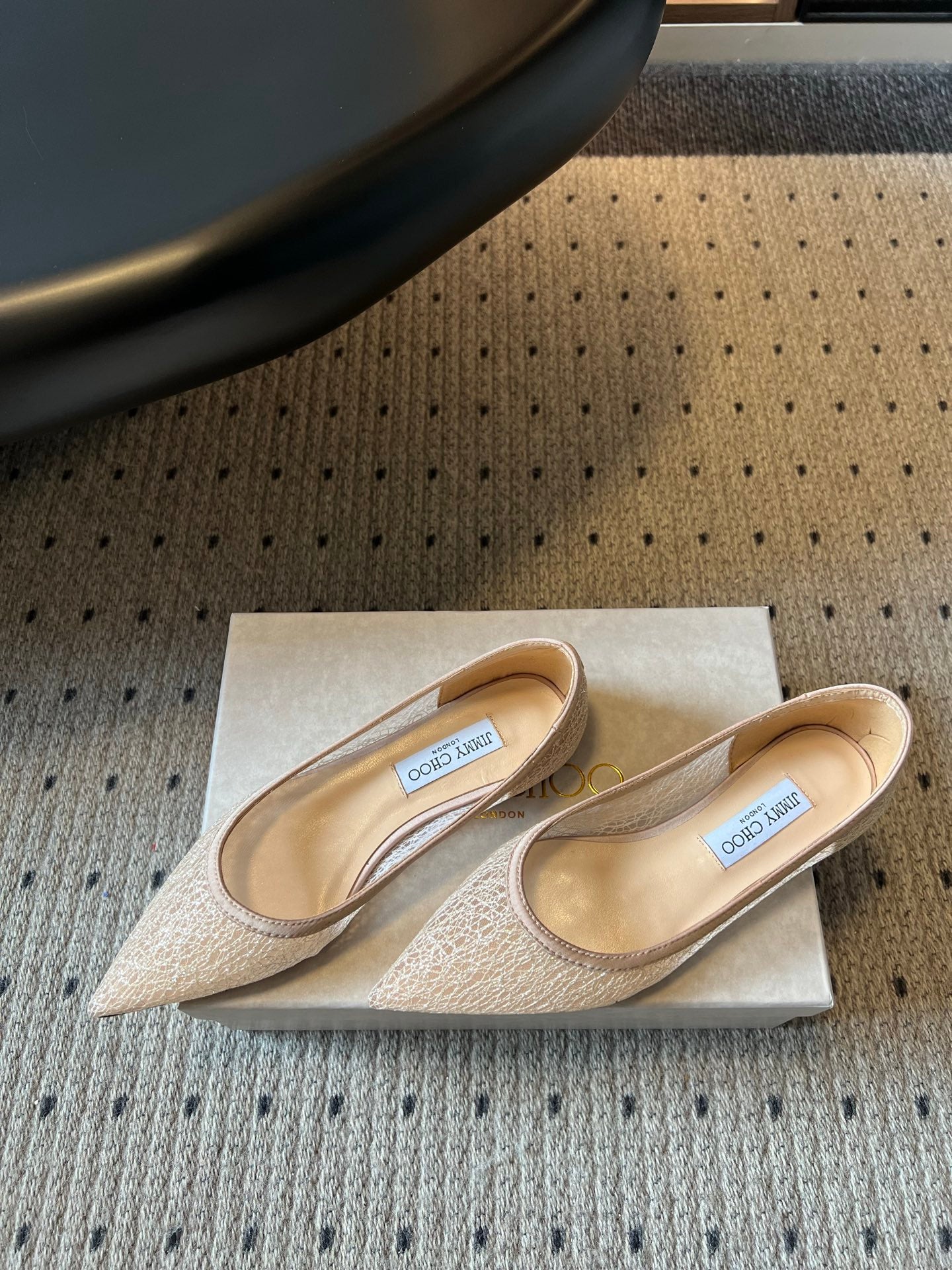 JIMMY CHOO 26S POINTED-TOE FLATS IN NUDE MESH
