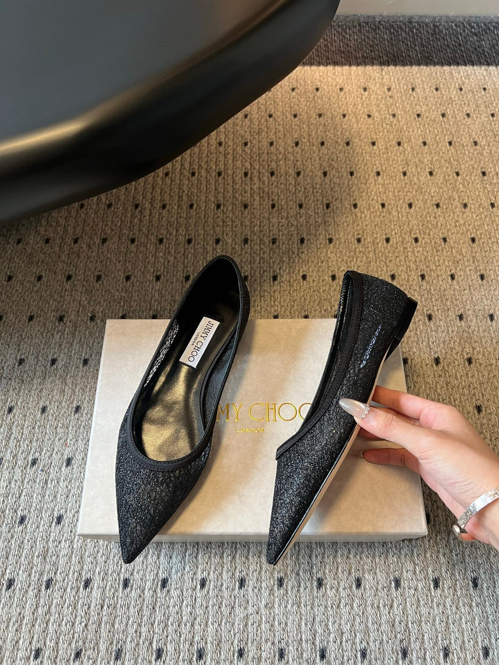 JIMMY CHOO 26S POINTED-TOE FLATS IN BLACK MESH