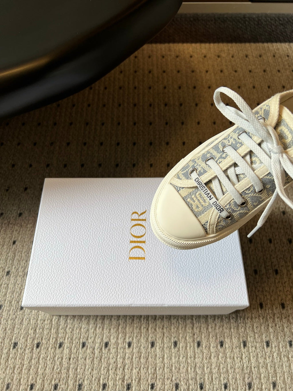 DIOR 26S LOW-TOP SNEAKER 50MM IN BLUE AND BEIGE OBLIQUE EMBROIDERED CANVAS