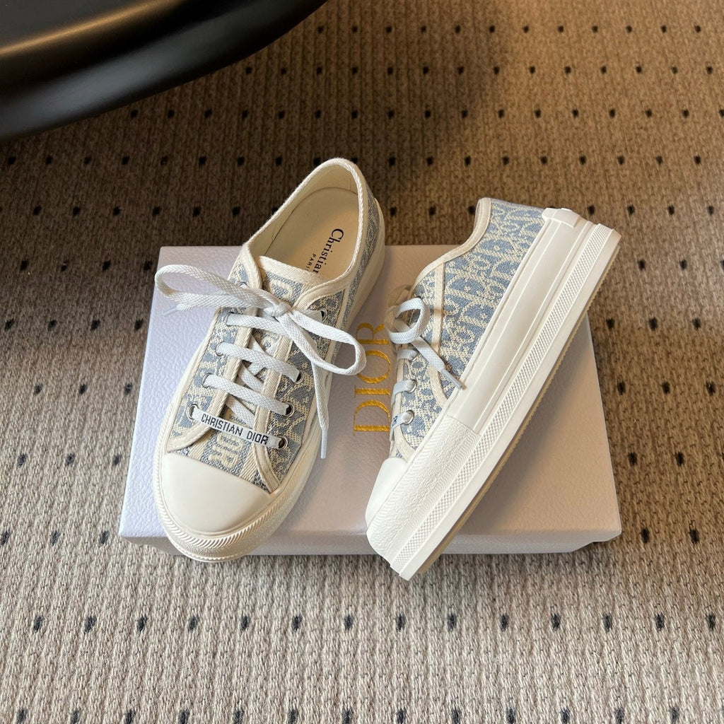 DIOR 26S LOW-TOP SNEAKER 50MM IN BLUE AND BEIGE OBLIQUE EMBROIDERED CANVAS