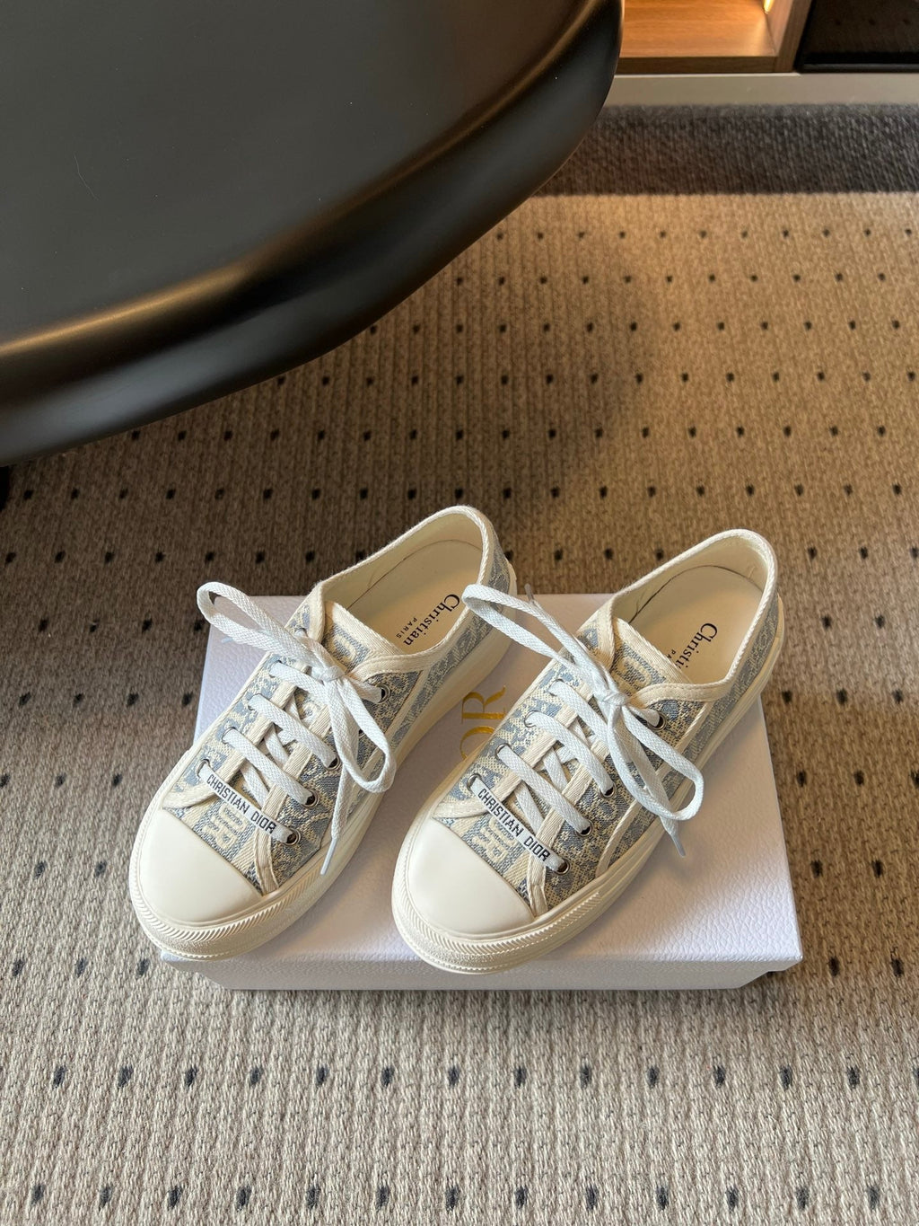 DIOR 26S LOW-TOP SNEAKER 50MM IN BLUE AND BEIGE OBLIQUE EMBROIDERED CANVAS