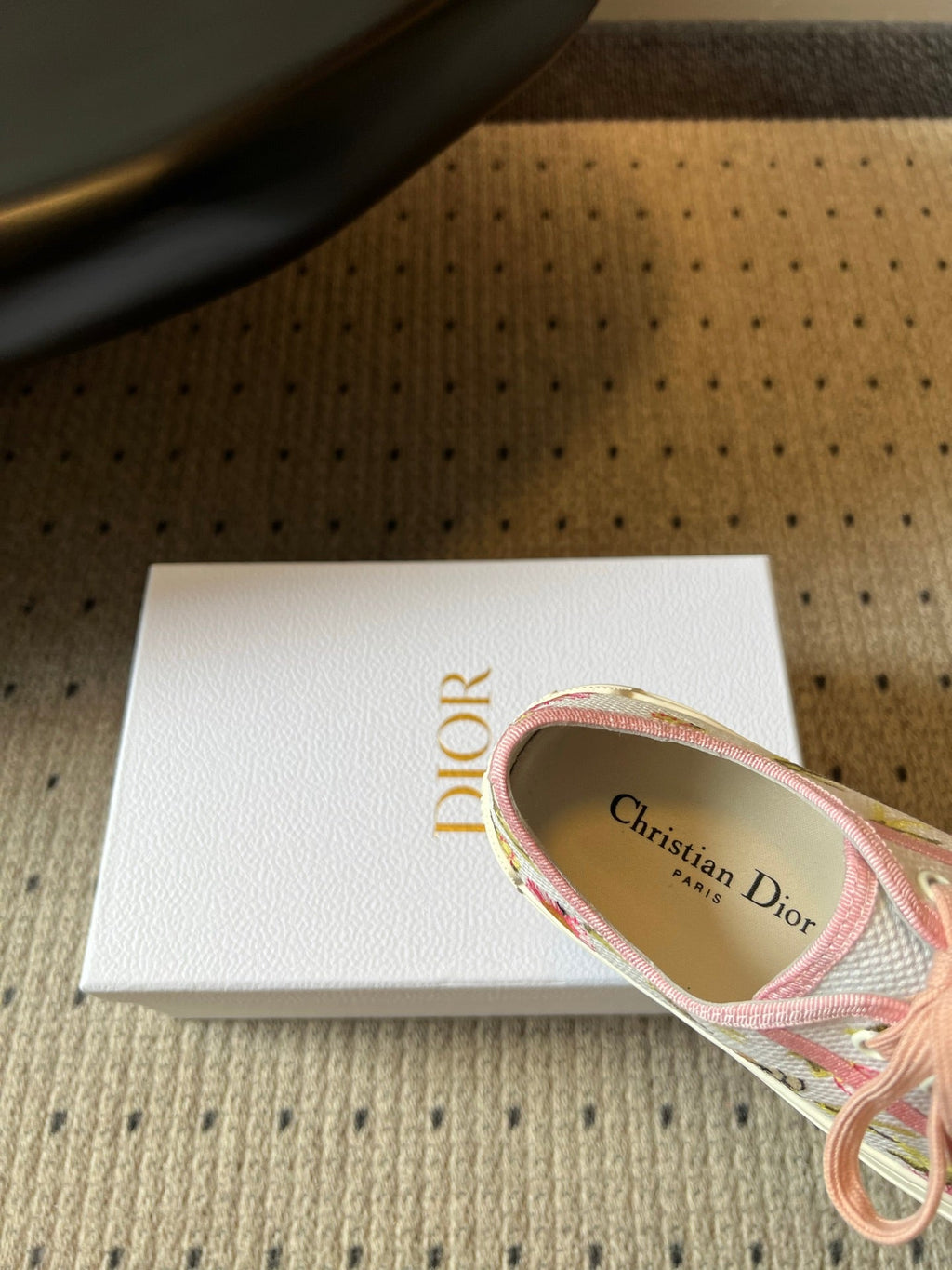 DIOR 26S LOW-TOP SNEAKER 50MM IN WHITE AND PINK EMBROIDERED CANVAS