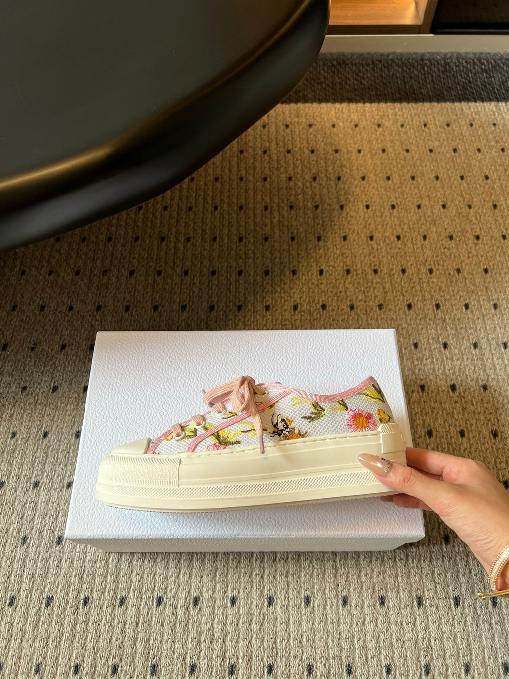 DIOR 26S LOW-TOP SNEAKER 50MM IN WHITE AND PINK EMBROIDERED CANVAS