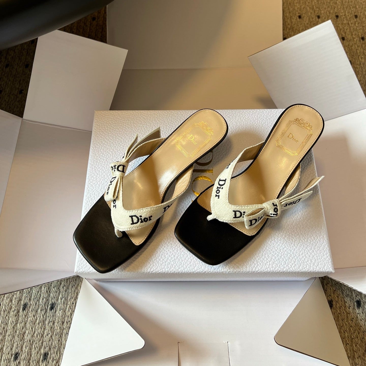 DIOR 26S HIGH-HEEL THONG SANDAL 35MM IN BEIGE EMBROIDERED CANVAS AND BLACK CALFSKIN
