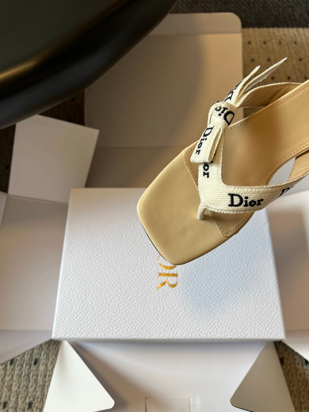 DIOR 26S HIGH-HEEL THONG SANDAL 35MM IN BEIGE EMBROIDERED CANVAS AND CALFSKIN