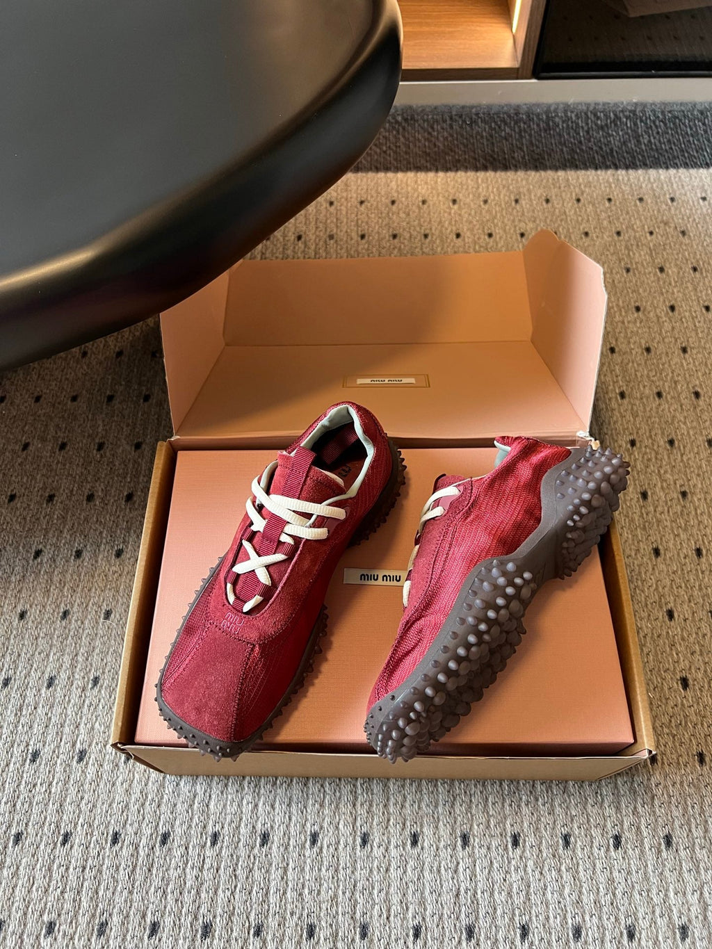MIUMIU 26S SNEAKERS IN DARK RED SUEDE