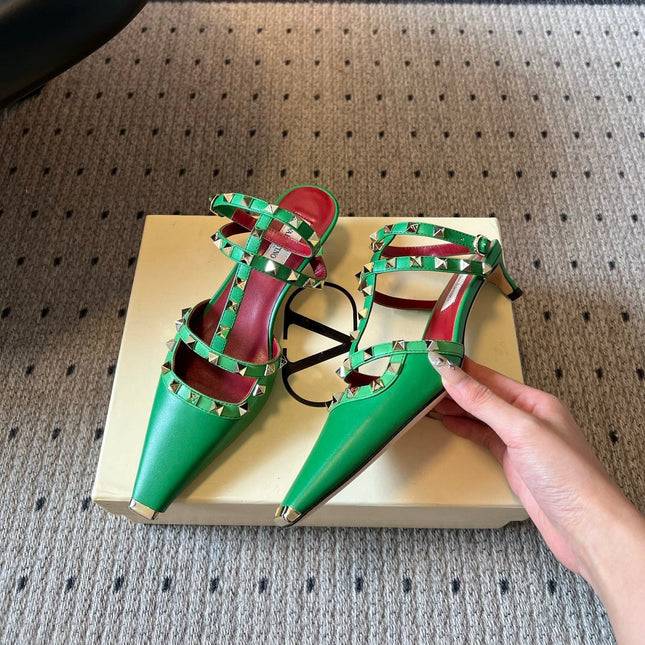 VALENTINO 26S ROCKSTUD HIGH HEELS 40 MM IN GREEN CALFSKIN