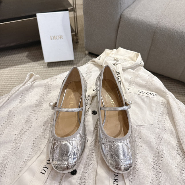 DIOR 26S MARY JANE PUMPS IN SILVER LAMBSKIN PEARL-ADORNED STRAP