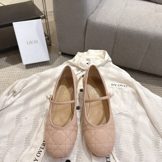 DIOR 26S MARY JANE PUMPS IN NUDE LAMBSKIN PEARL-ADORNED STRAP