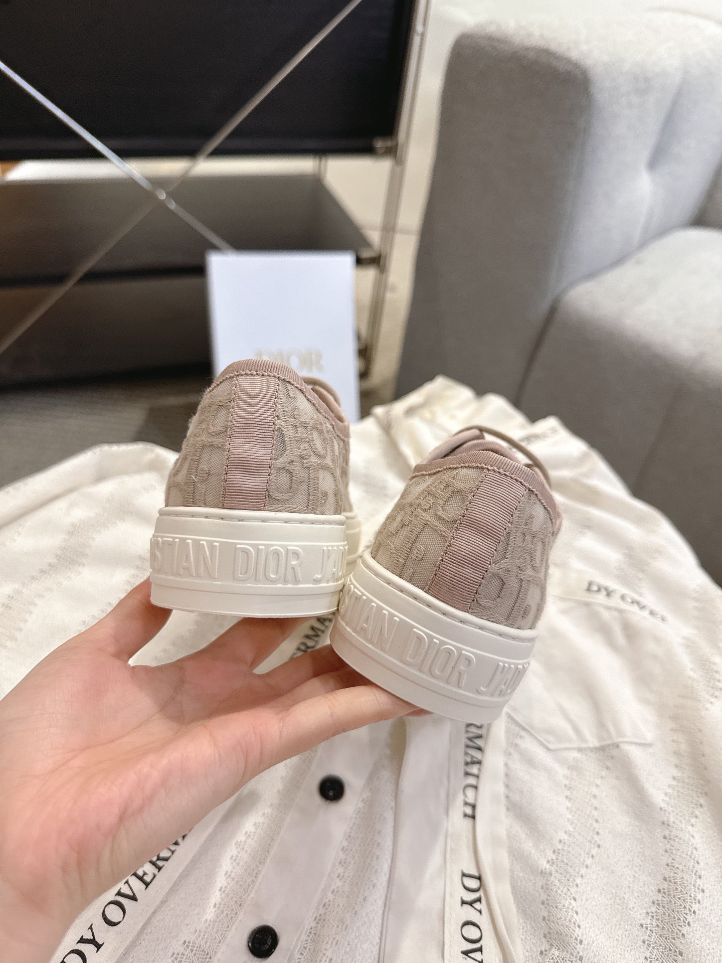DIOR 26S SNEAKERS IN BEIGE OBLIQUE EMBROIDERED MESH