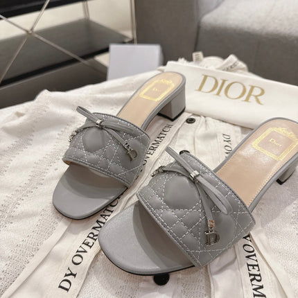 DIOR 26S HEELED MULES 45 MM IN LIGHT GREY QUILTED CALFSKIN SILVER HARDWARE
