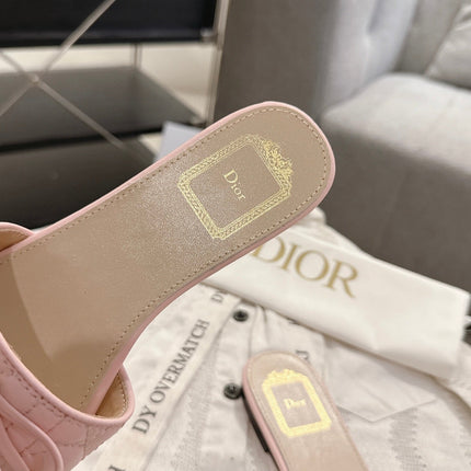 DIOR 26S FLAT MULES IN LIGHT PINK QUILTED CALFSKIN GOLD HARDWARE