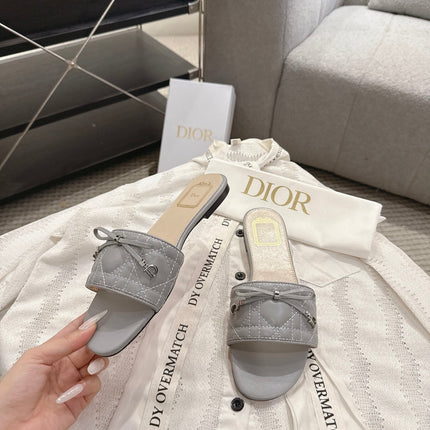DIOR 26S FLAT MULES IN LIGHT GREY QUILTED CALFSKIN SILVER HARDWARE