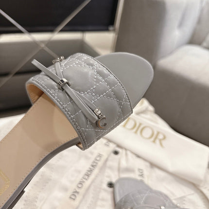 DIOR 26S FLAT MULES IN LIGHT GREY QUILTED CALFSKIN SILVER HARDWARE