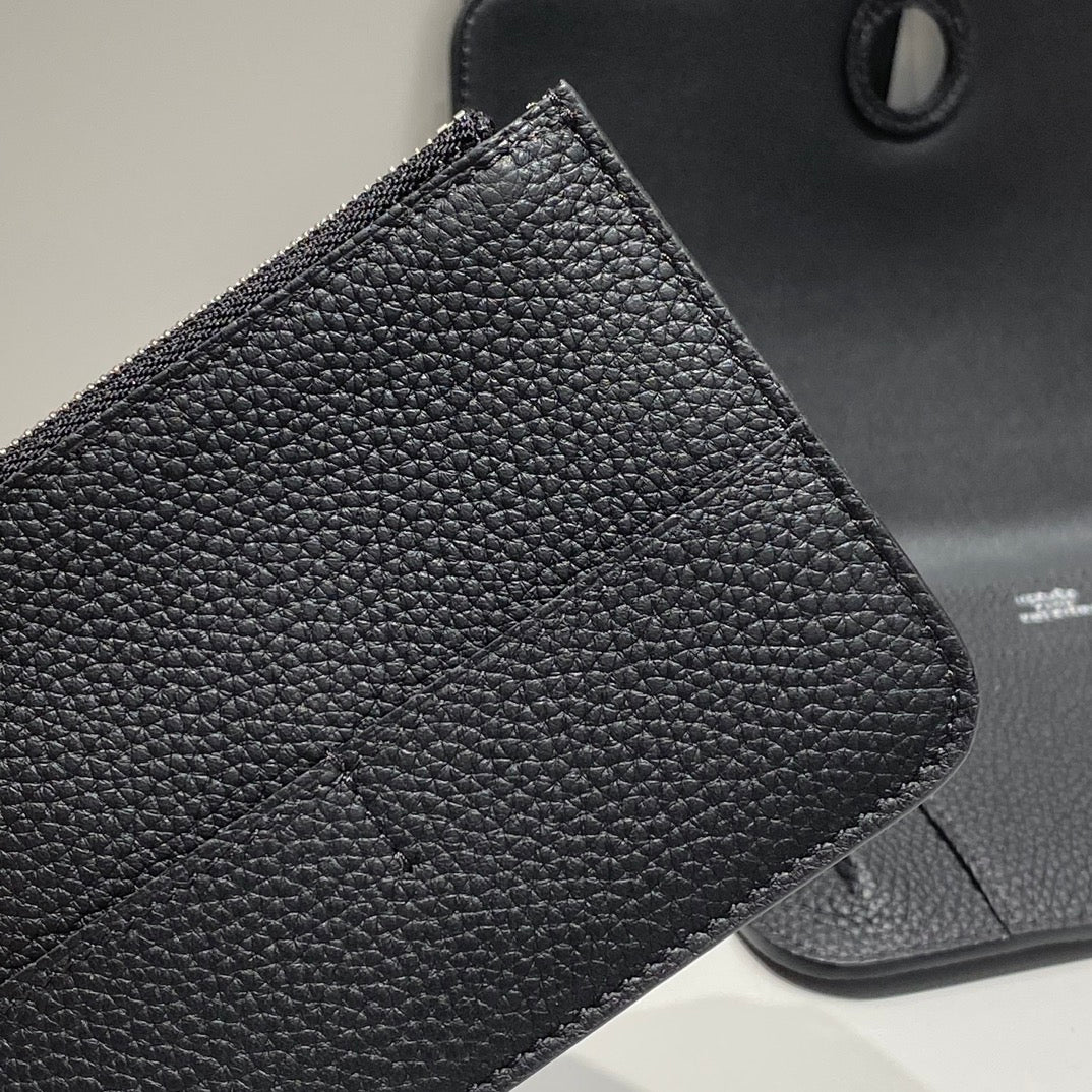 TOGO PASSPORT HOLDER 20 IN BLACK CALFSKIN